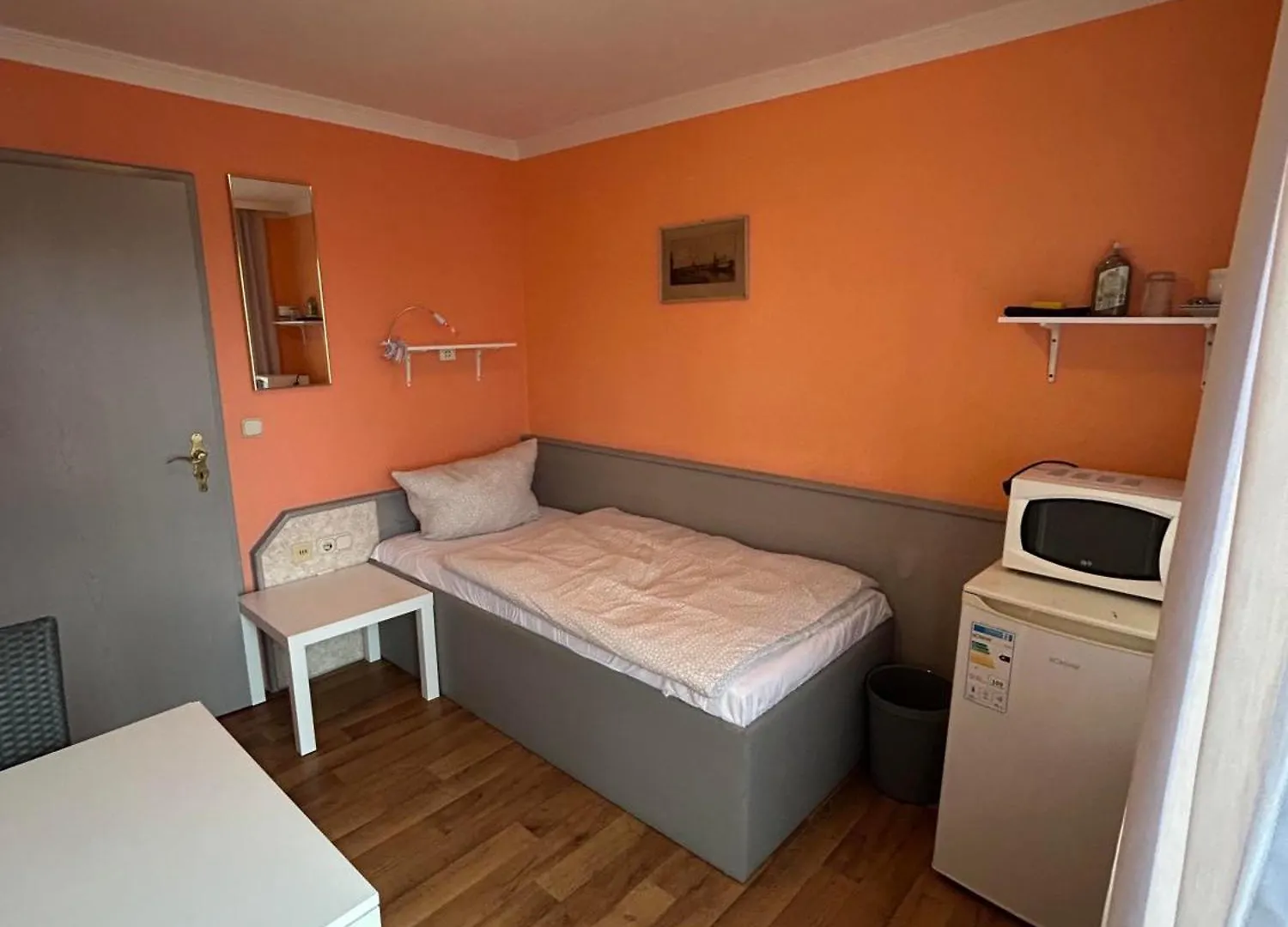 Low Budget Munich-Aubing Hostel