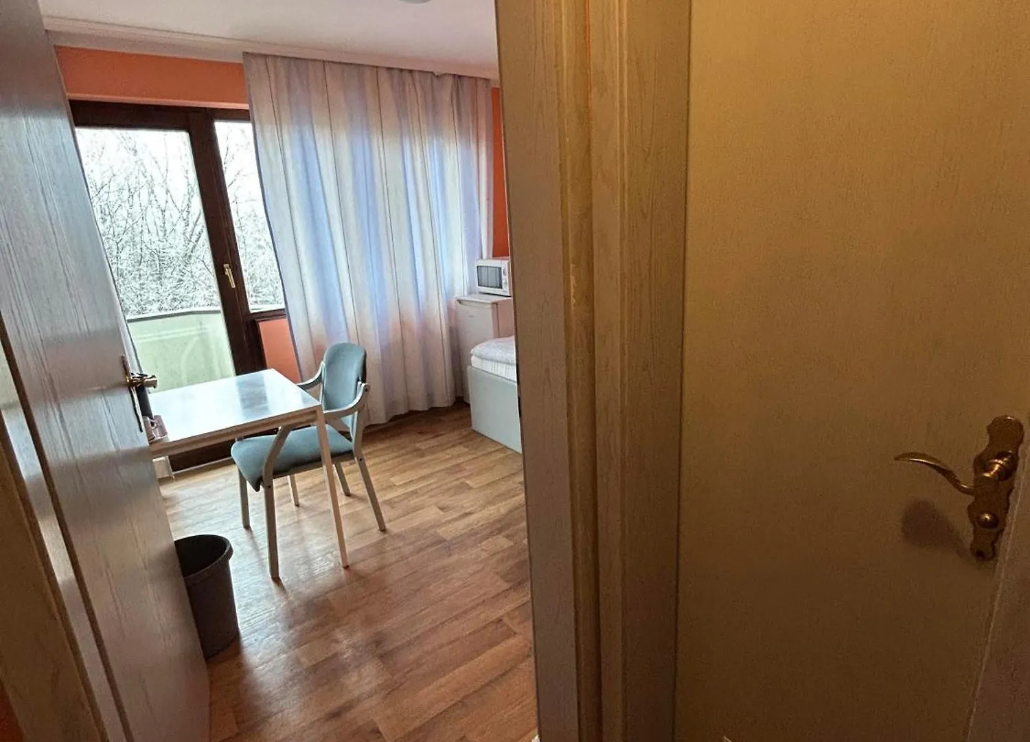 Low Budget Munich-Aubing Hostel 0*, Munich Germany