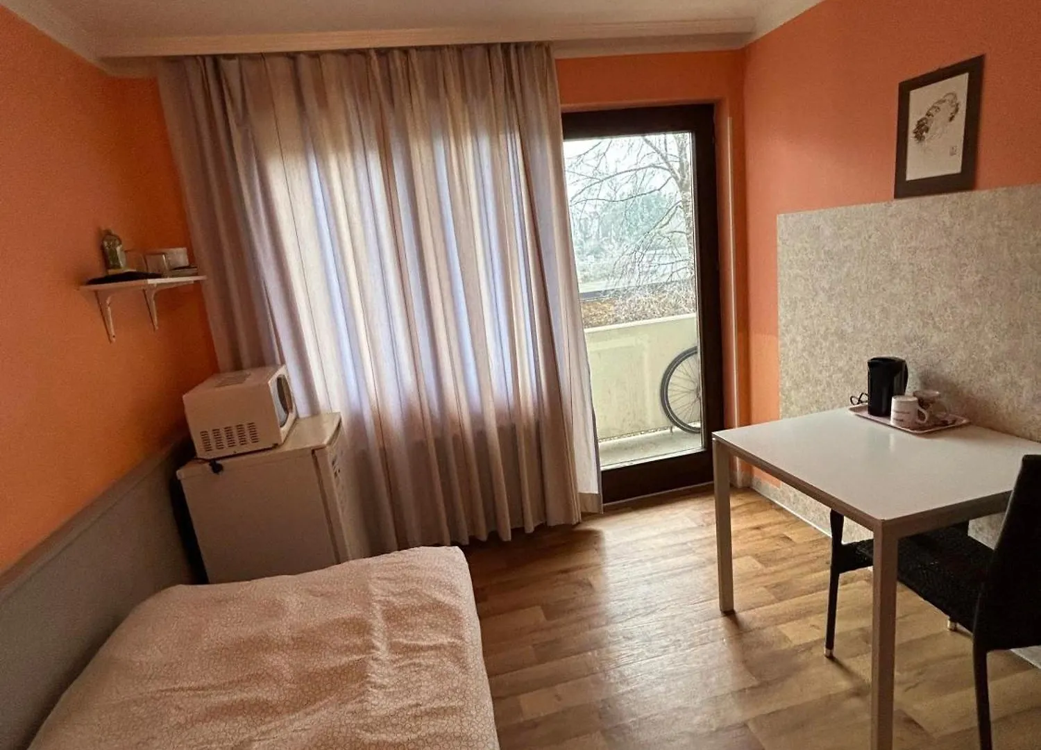 Low Budget Munich-Aubing Hostel