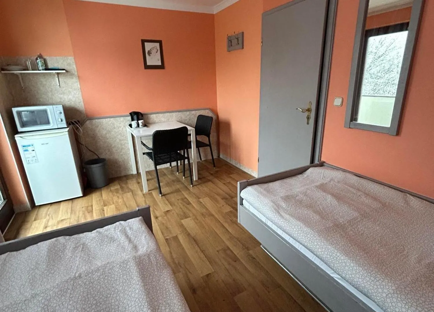 Low Budget Munich-Aubing Hostel