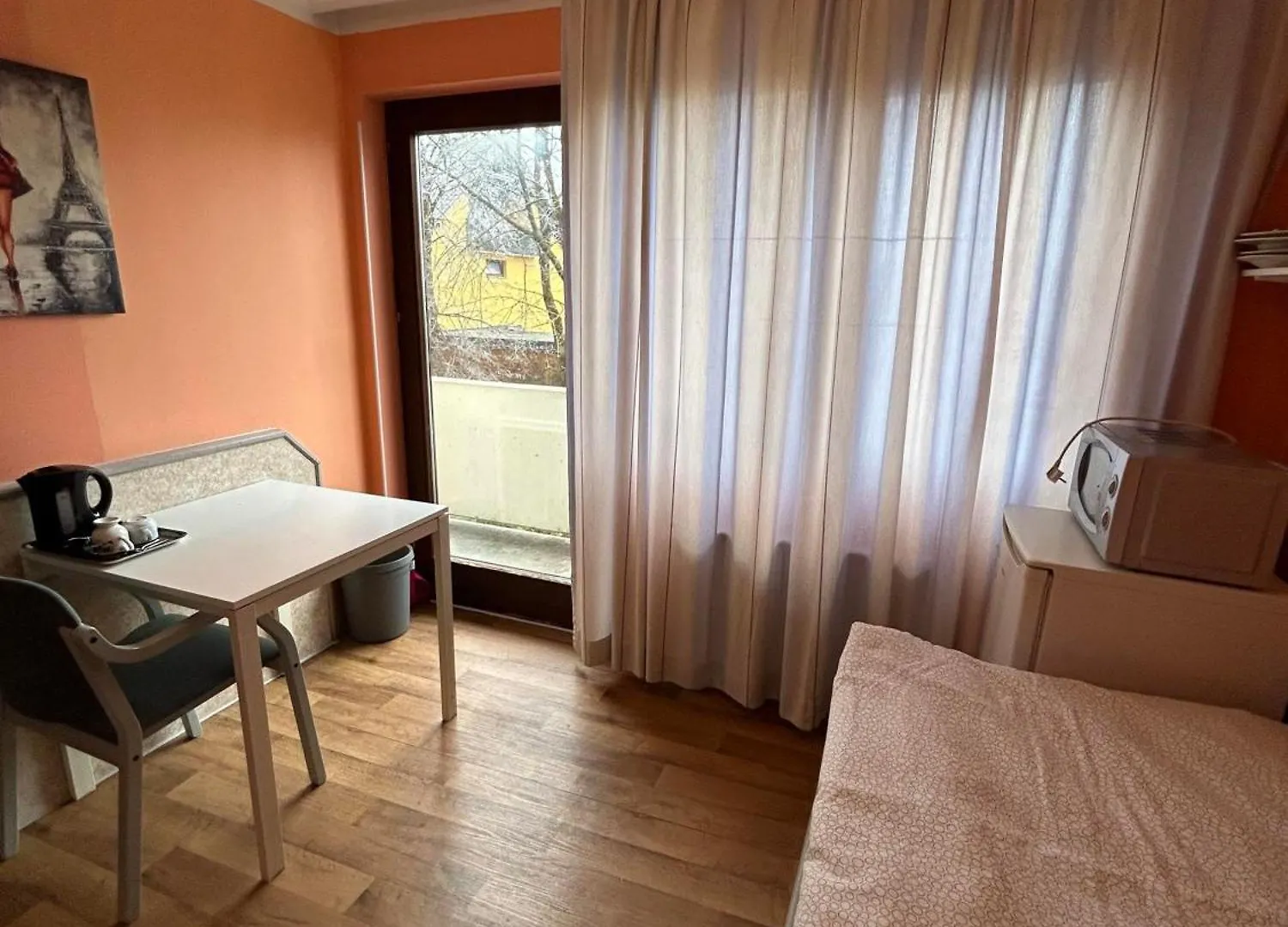 Low Budget Munich-Aubing Hostel  Munich