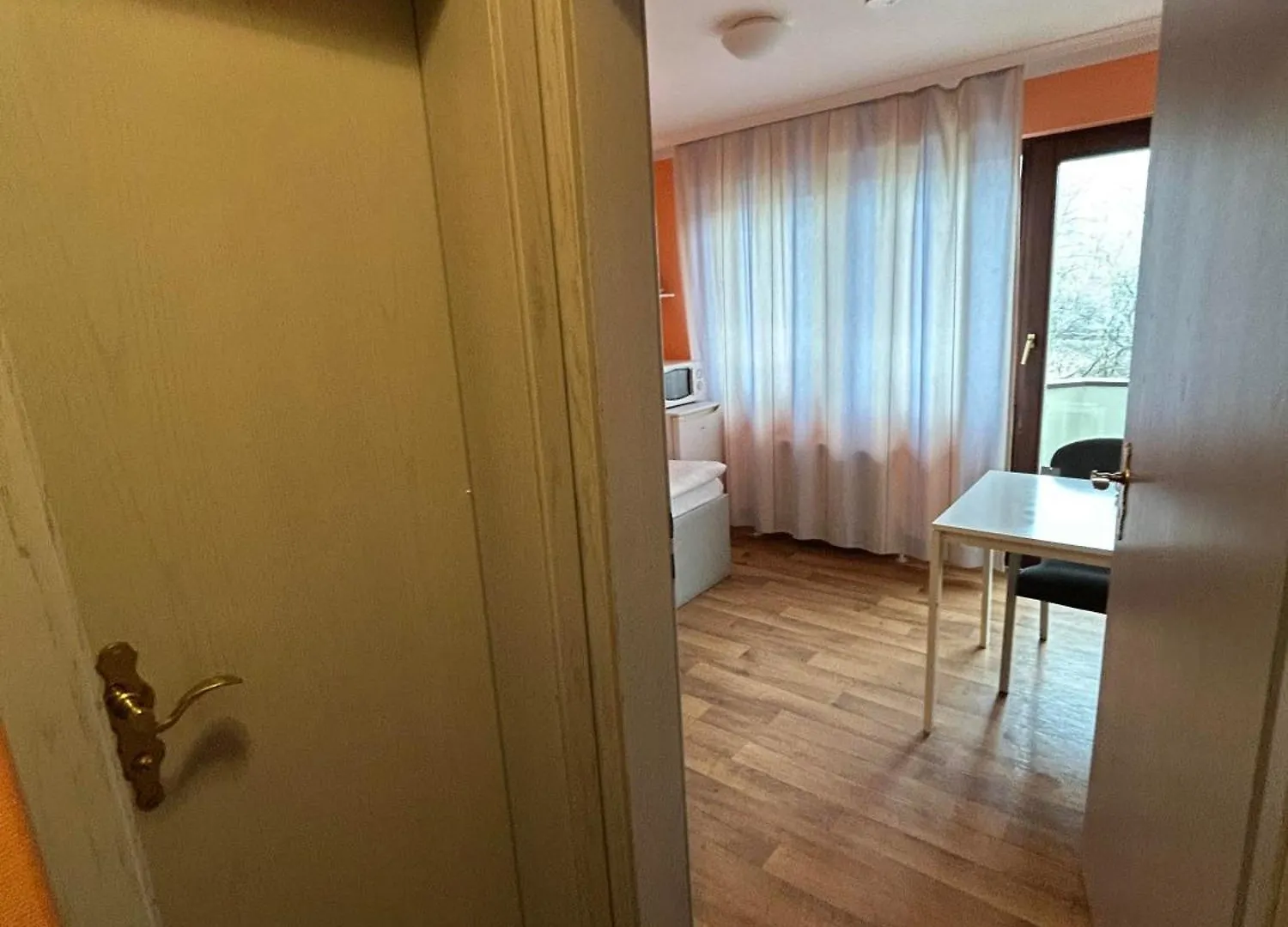 Low Budget Munich-Aubing Hostel