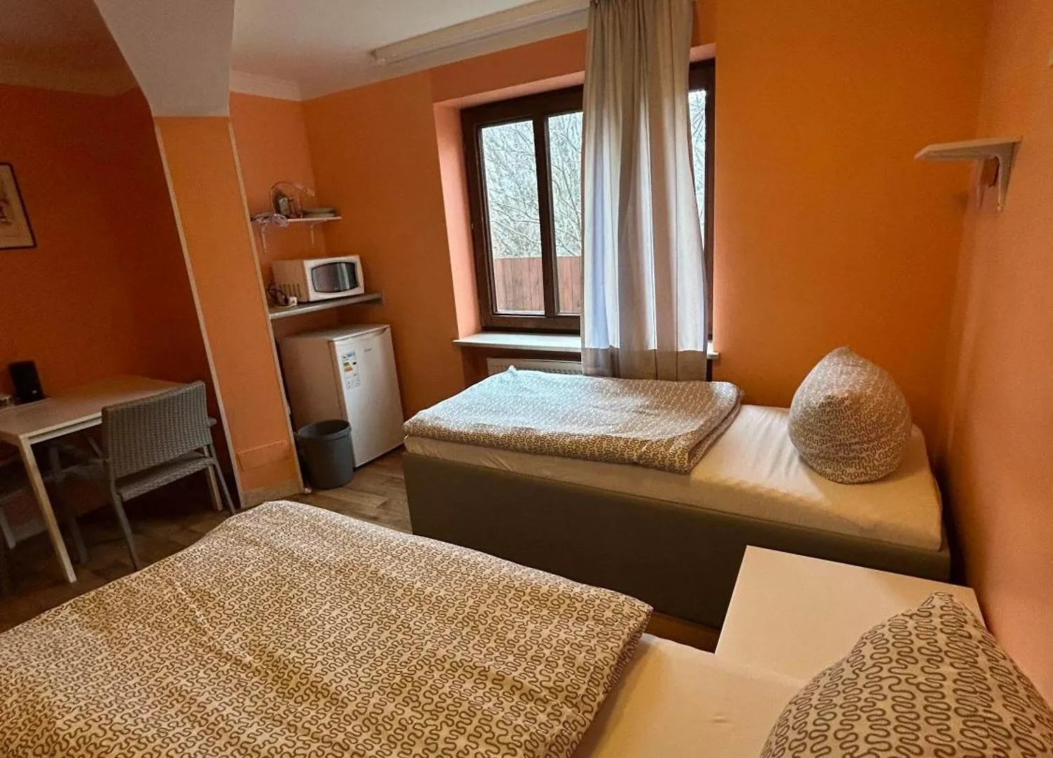 Low Budget Munich-Aubing Hostel 0*, Munich