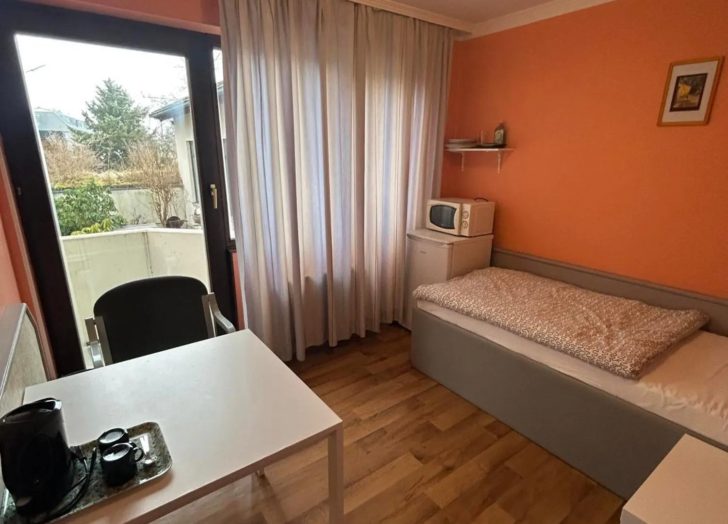 Low Budget Munich-Aubing Hostel