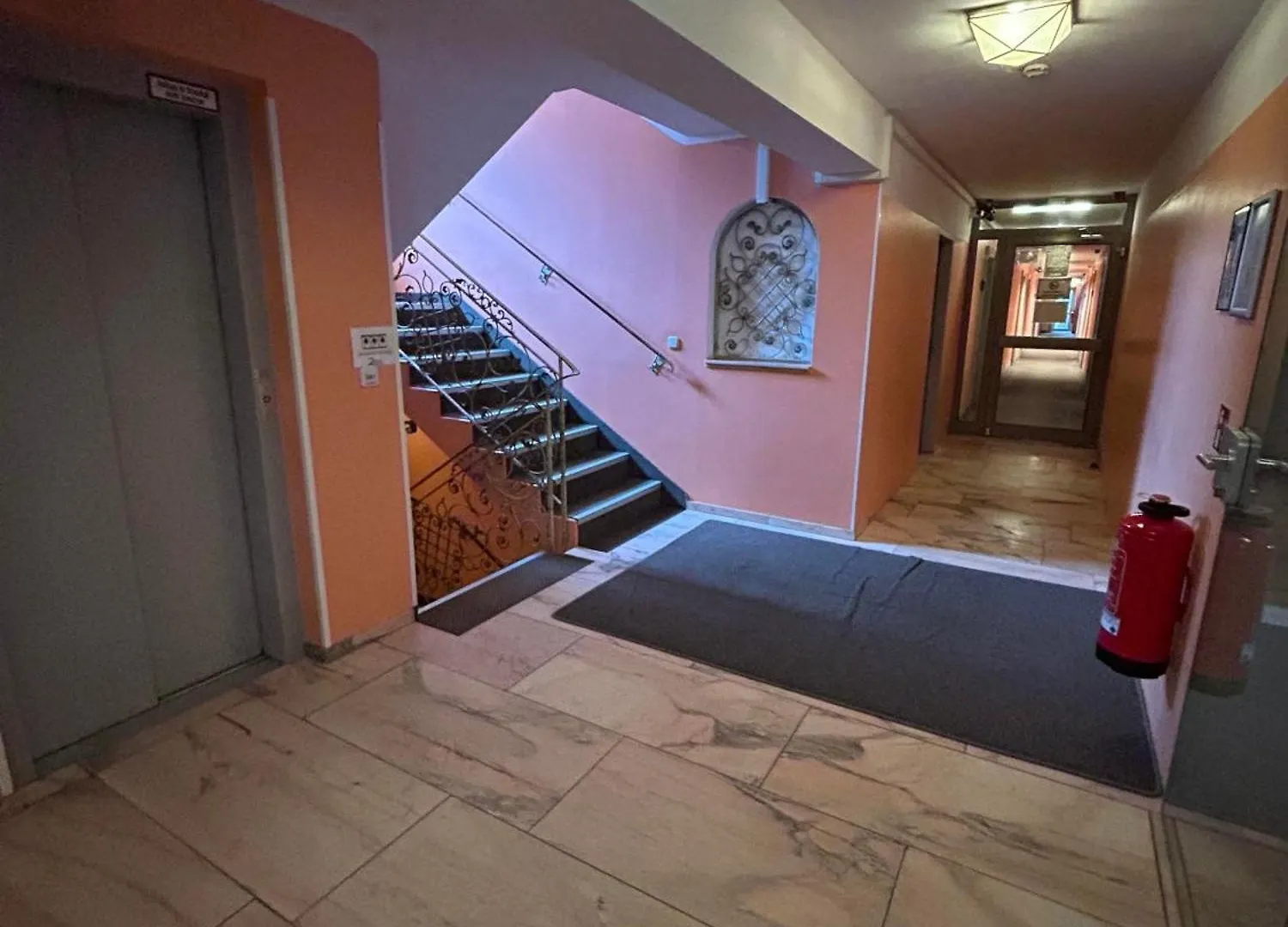 Low Budget Munich-Aubing Hostel 0*, Munich Germany