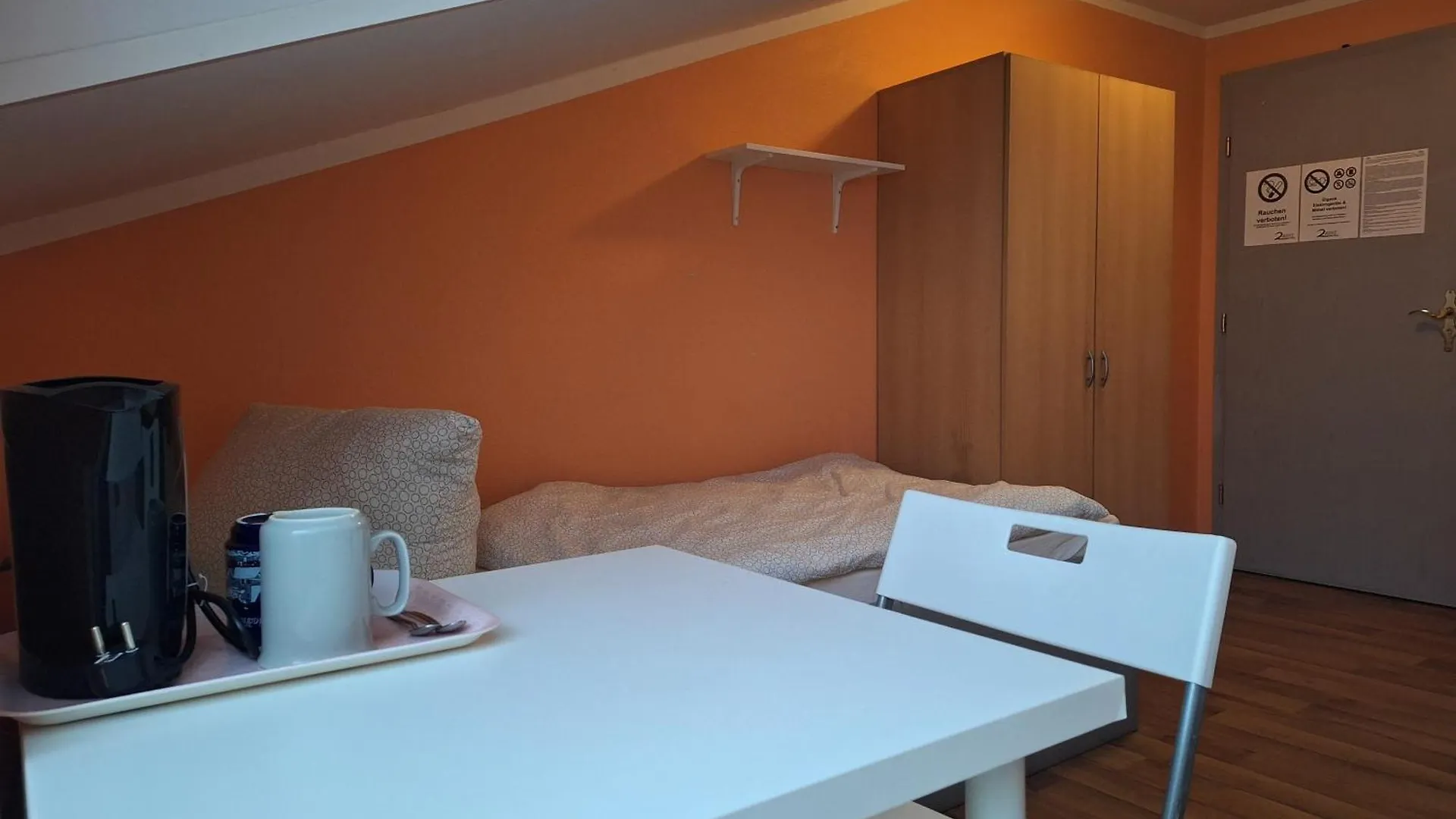 Low Budget Munich-Aubing Hostel 0*, Munich Germany