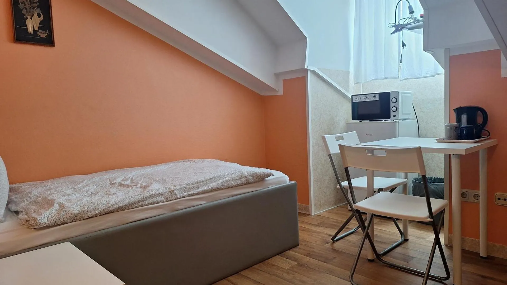 Low Budget Munich-Aubing Hostel