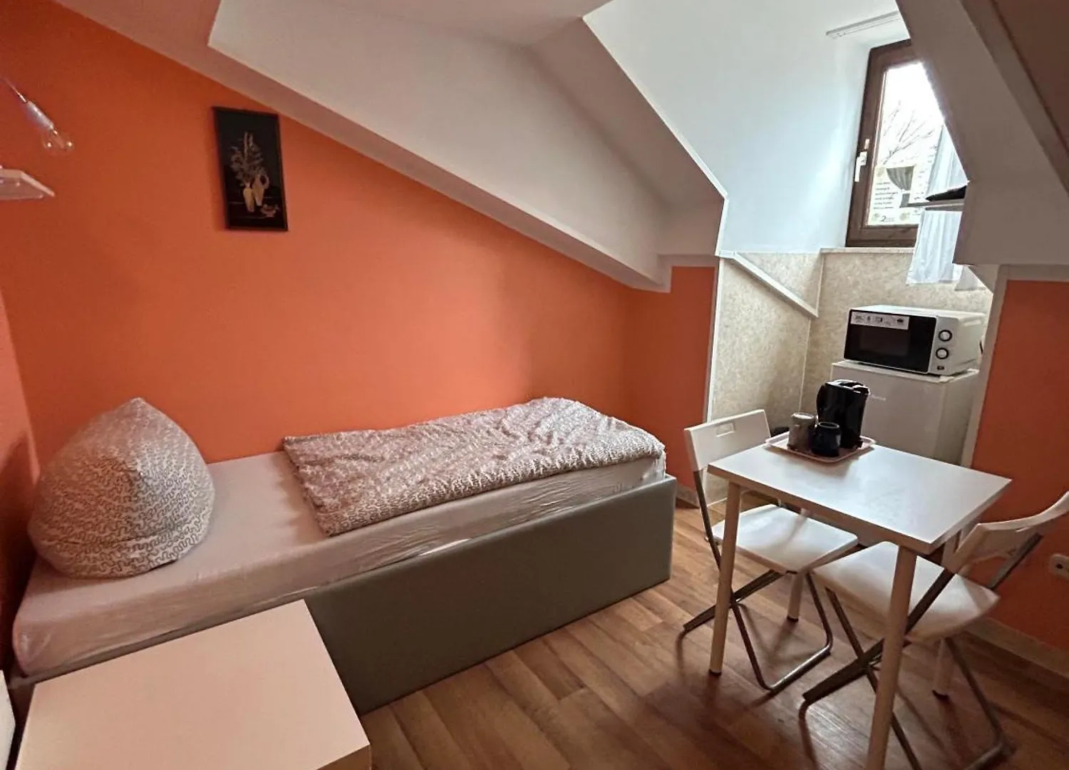 Low Budget Munich-Aubing Hostel