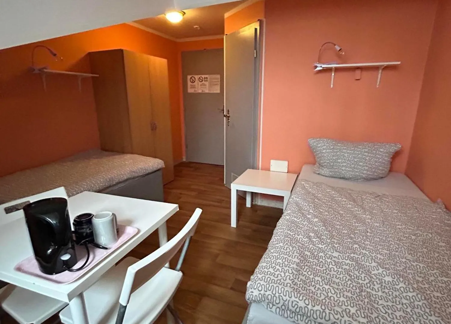 Low Budget Munich-Aubing Hostel 0*, Munich Germany